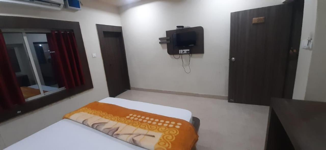 Hotel Sea Queen Puri Luaran gambar